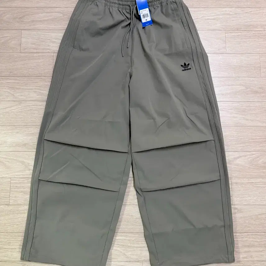 [SOLD OUT] 아디다스 파라슈트 팬츠 - M 사이즈