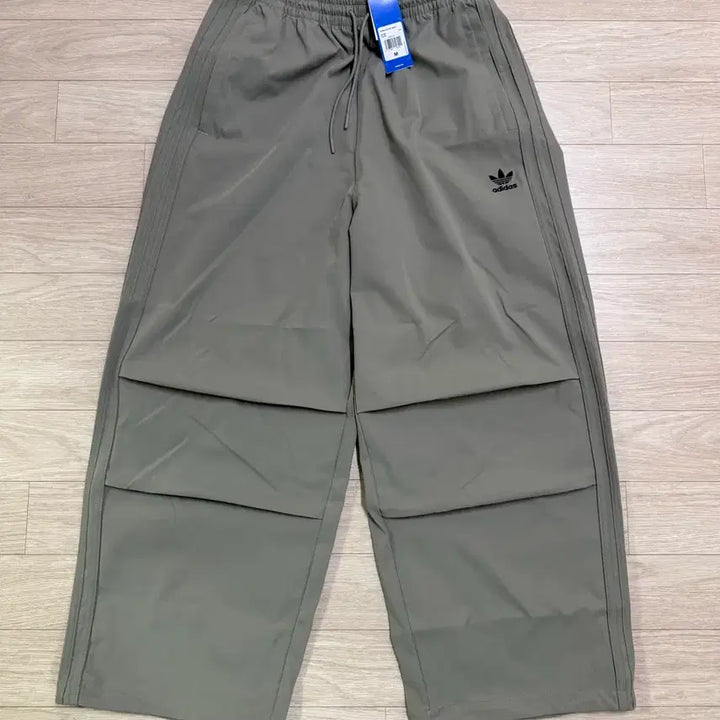 [SOLD OUT] 아디다스 파라슈트 팬츠 - M 사이즈