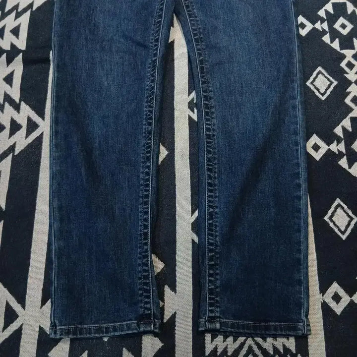 [BUNJANG] True Religion Slim Straight Jeans / 트루릴리전 중청워싱 네이비 스티치 슬림 스트레이트핏 스트레치 청바지 데님