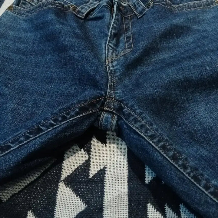 [BUNJANG] True Religion Slim Straight Jeans / 트루릴리전 중청워싱 네이비 스티치 슬림 스트레이트핏 스트레치 청바지 데님