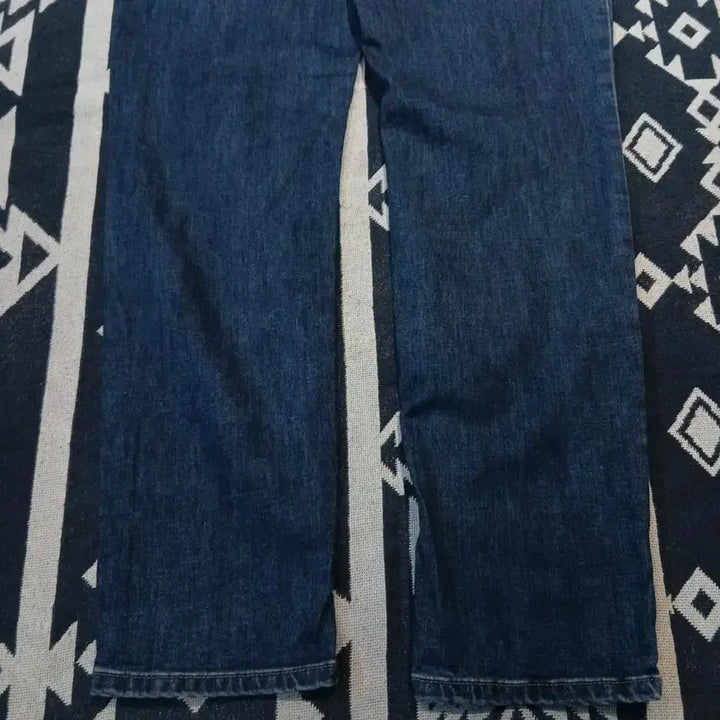 [BUNJANG] True Religion Slim Straight Jeans / 트루릴리전 중청워싱 네이비 스티치 슬림 스트레이트핏 스트레치 청바지 데님