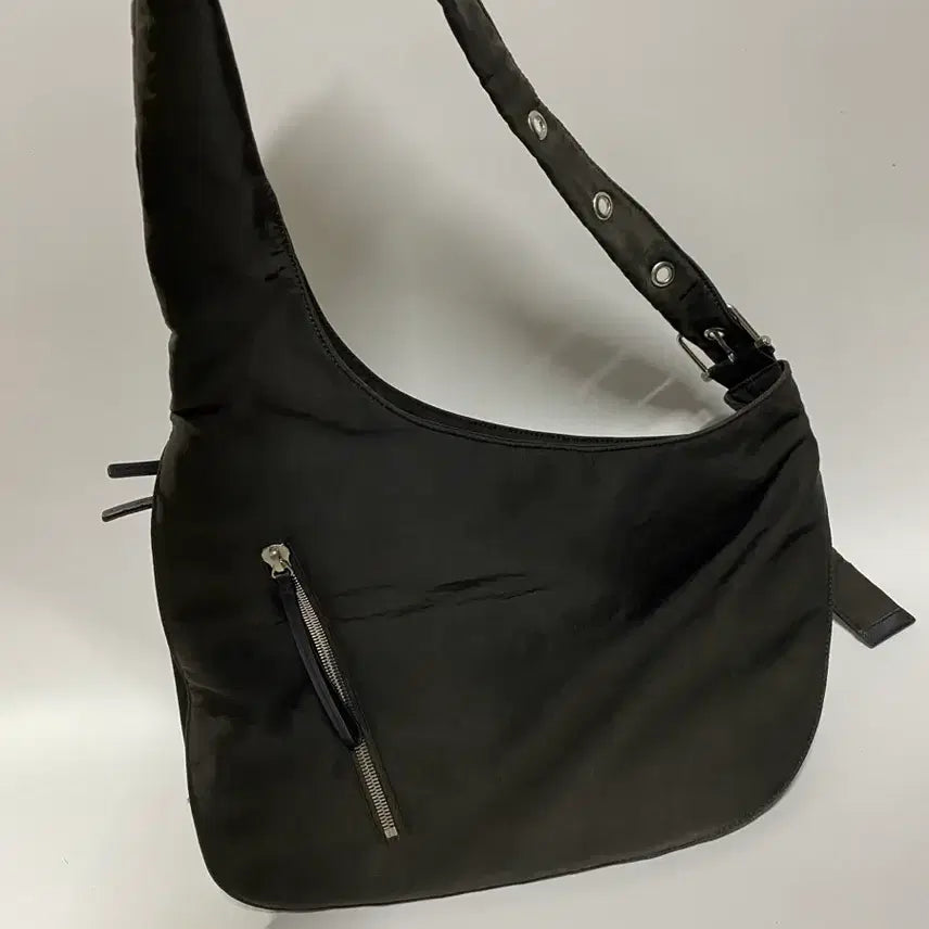 [BUNJANG] Couronne Nylon Hobo Shoulder Bag / 쿠론 나일론 호보백 숄더백