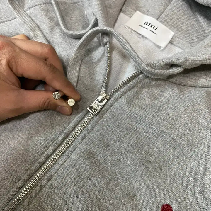 [SOLD OUT] 아미 스몰로고 그레이 후드집업