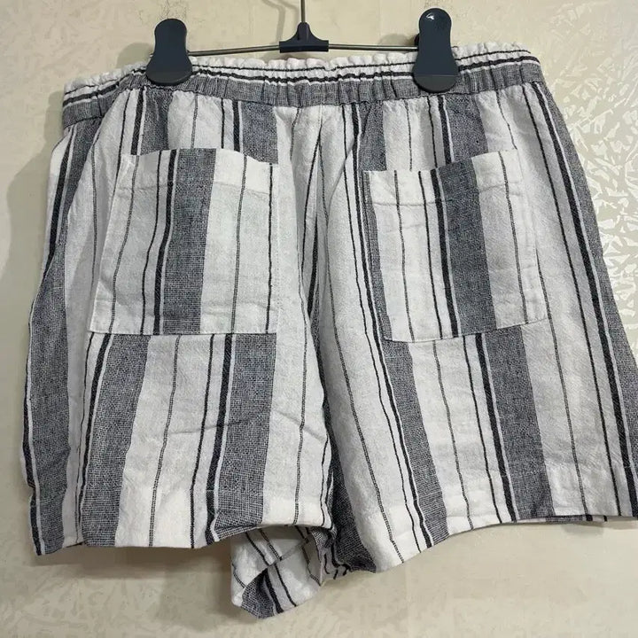 [SOLD OUT] 상태좋음! 갭 정품 스트라이프 반바지