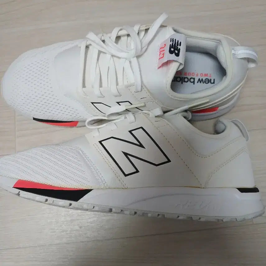 [BUNJANG] New Balance 247 White Sneakers / 뉴발란스 247 흰색 운동화