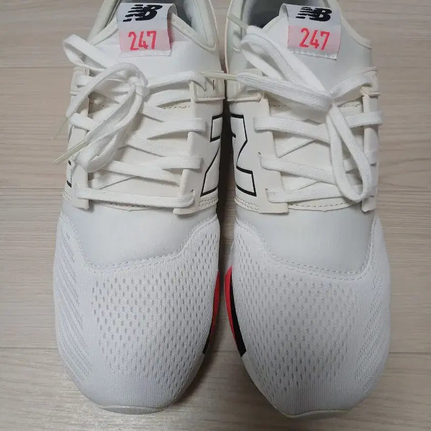 [BUNJANG] New Balance 247 White Sneakers / 뉴발란스 247 흰색 운동화