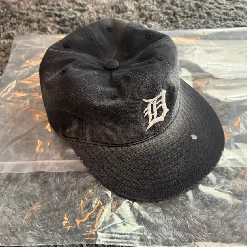 [SOLD OUT] [os] (새상품) 도넛리벤지 D LOGO CAP DW