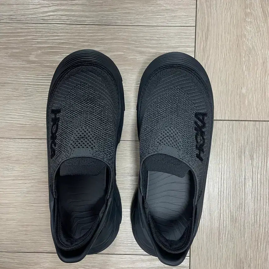 [SOLD OUT] 호카 리스토어 TC 블랙 슬립온
