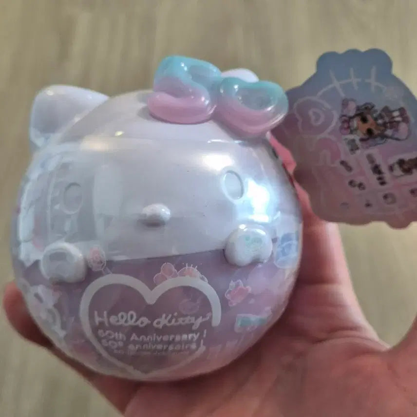 [BUNJANG] Hello Kitty 50th Anniversary LOL Surprise Collaboration Limited Edition Doll / 헬로키티 50주년 lol 롤서프라이즈 콜라보 한정 인형 미개봉 팝니다.
