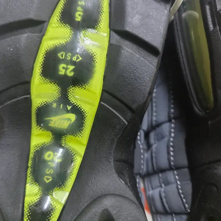 [BUNJANG] Nike Air Max 95 Fluorescent Gray Sneakers / 나이키 에어맥스 95 형광 그레이 새상품