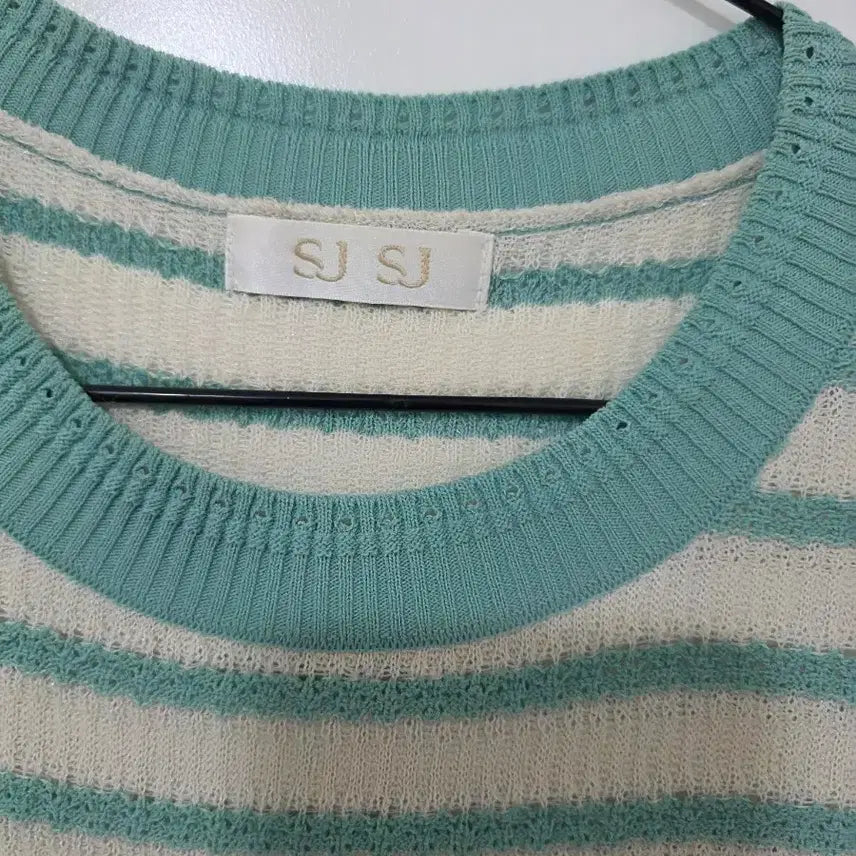 [BUNJANG] SJSJ Striped Short-Sleeved Knit Top / SJSJ 스트라이프 반팔 니트