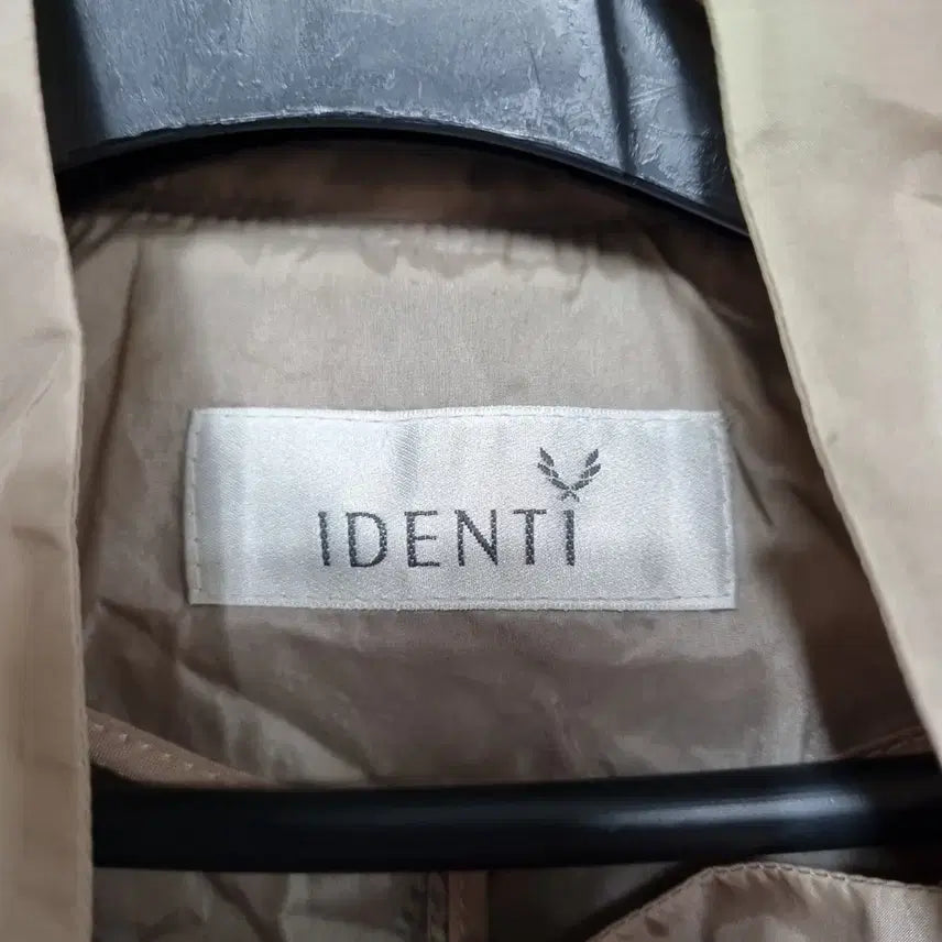 [BUNJANG] Identity Lightweight Windbreaker Jacket (Women&