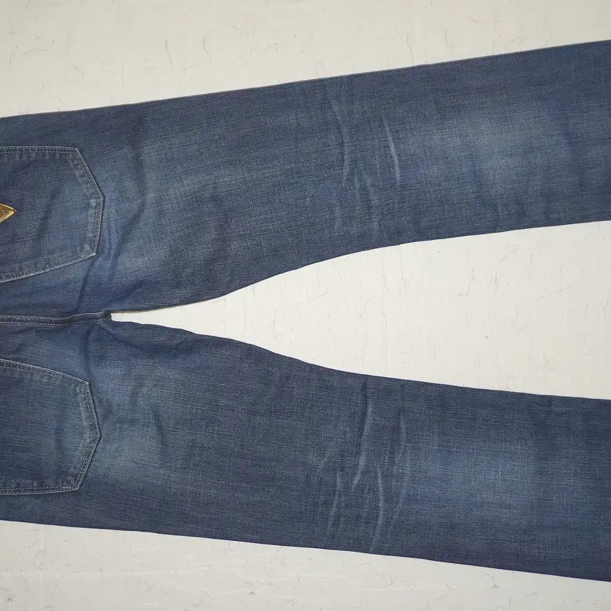 [BUNJANG] Guess Straight-Fit Jeans (Size 31) / (31사이즈)게스청바지