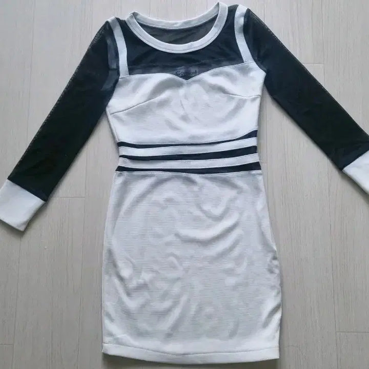 [BUNJANG] Coniant White Black See-through Mini Dress / Coniant 흰색 블랙 시스루 미니 원피스