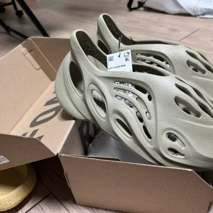 [BUNJANG] Adidas Yeezy Foam Runner Stone Salt 265 / 아디다스 이지 폼 러너 스톤 솔트 265