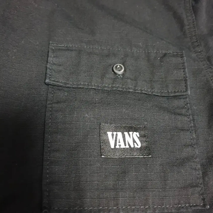[BUNJANG] Vans Ripstop Logo Patch Double Pocket Work Short Sleeve Shirt Black (L) / (단종매물) 반스 립스탑 로고패치 더블포켓 워크 반팔셔츠 블랙 (L)