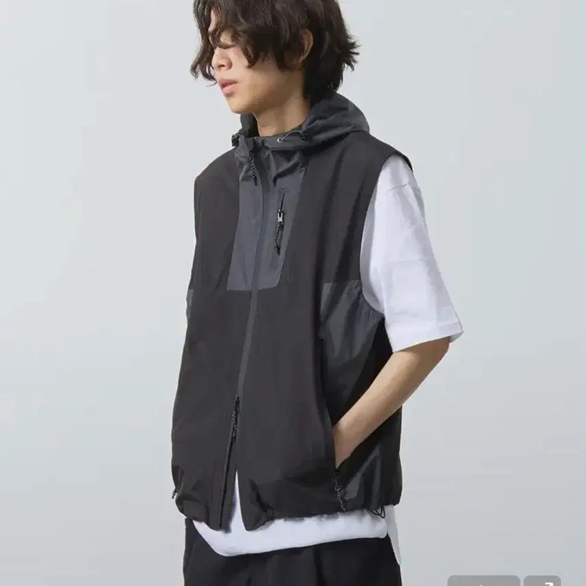 [BUNJANG] Dimitri Black VLAD D-Layer Double Layer Wind Vest / 디미트리블랙 후디조끼