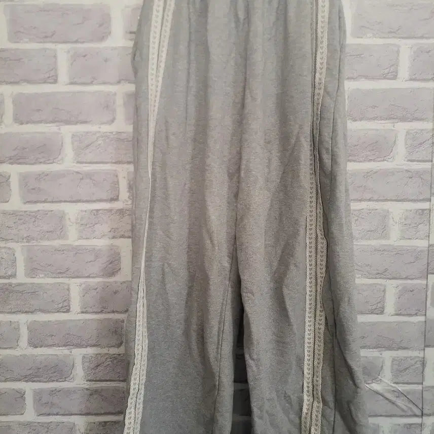 [BUNJANG] Call My Name Lace Point Training Sweatpants / 콜마이네임 레이스포인트 트레이닝 스웻팬츠/알뜰한여우