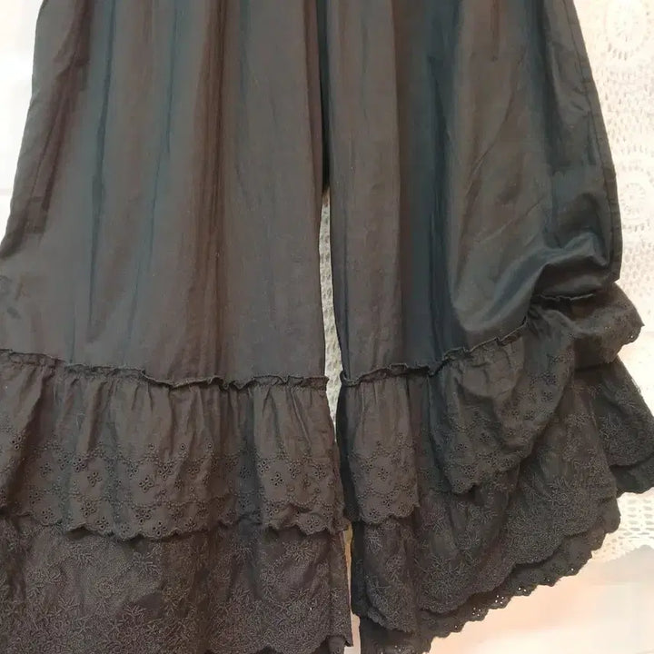 [SOLD OUT] 3겹ㅇ레이스 프릴 바지 free