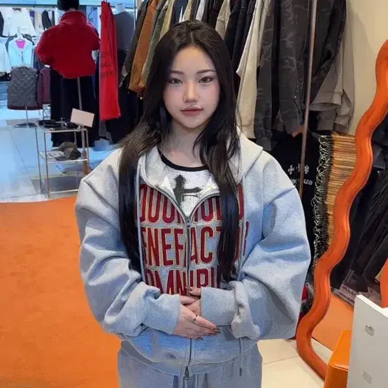 [BUNJANG] Omniverse Lettering Hooded Zip-Up / 옴니버스 크롭 핑거홀 후드집업