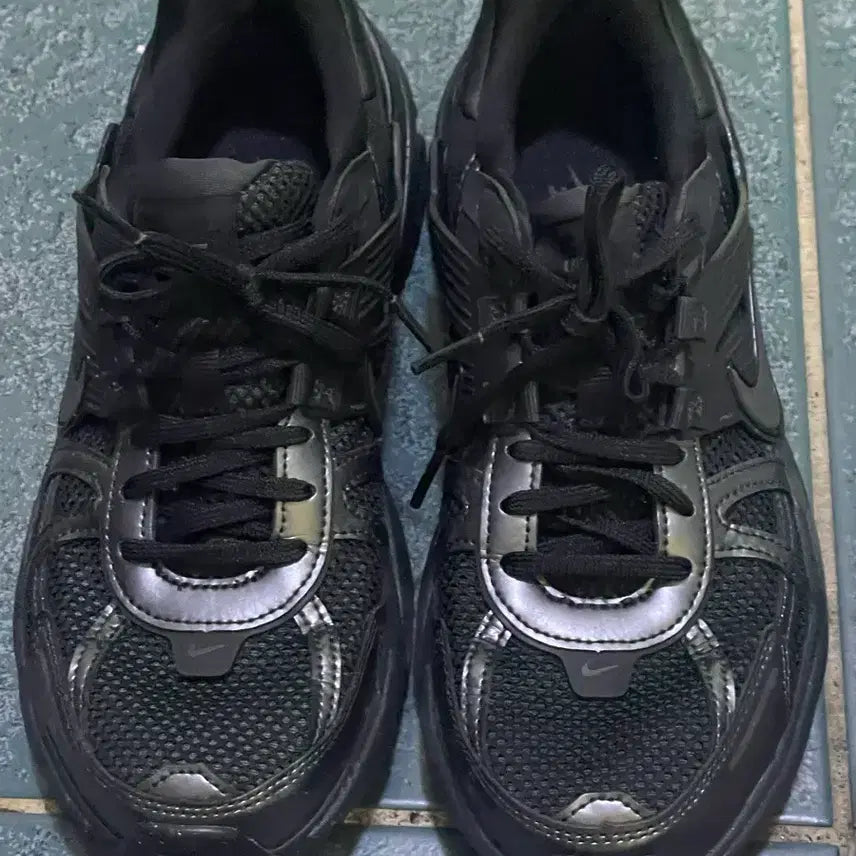 [BUNJANG] Nike V2K Run Black Anthracite Sneakers / 나이키 V2K 런 블랙 앤트러사이트 운동화 신발 에어포스 250