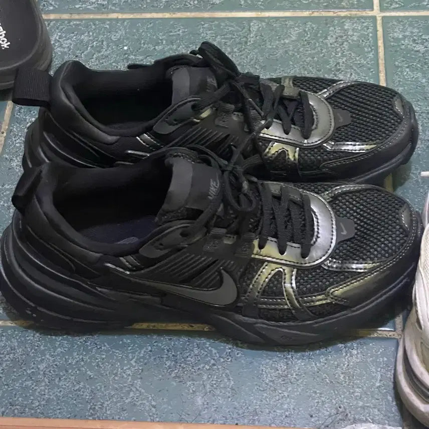 [BUNJANG] Nike V2K Run Black Anthracite Sneakers / 나이키 V2K 런 블랙 앤트러사이트 운동화 신발 에어포스 250