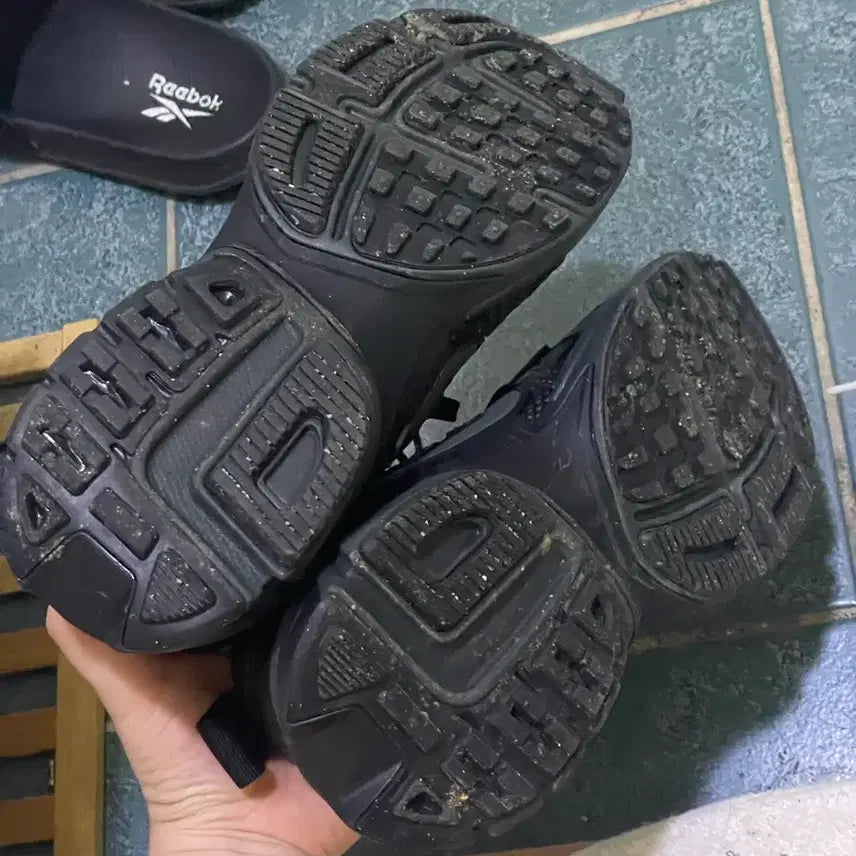 [BUNJANG] Nike V2K Run Black Anthracite Sneakers / 나이키 V2K 런 블랙 앤트러사이트 운동화 신발 에어포스 250