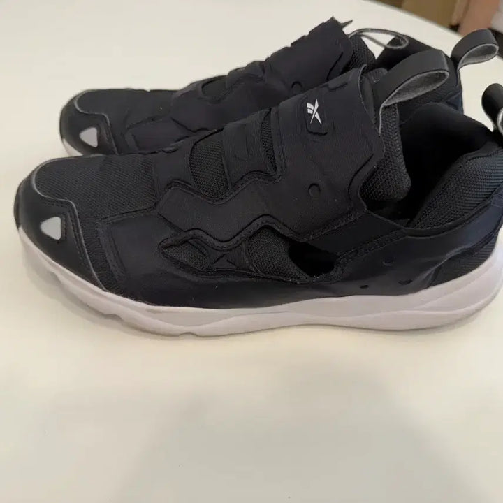 [BUNJANG] Reebok Black Sneakers Size 275 / 리복 275사이즈