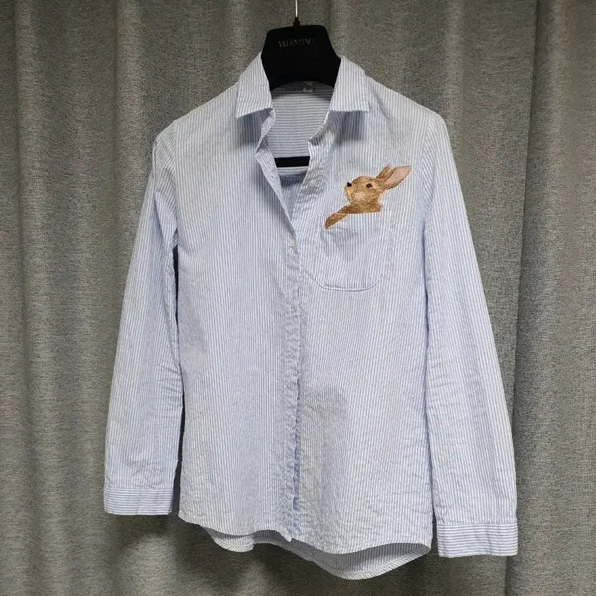 [BUNJANG] J NE Rabbit Embroidery Striped Shirt / j ne 토끼자수 여자 남방셔츠s