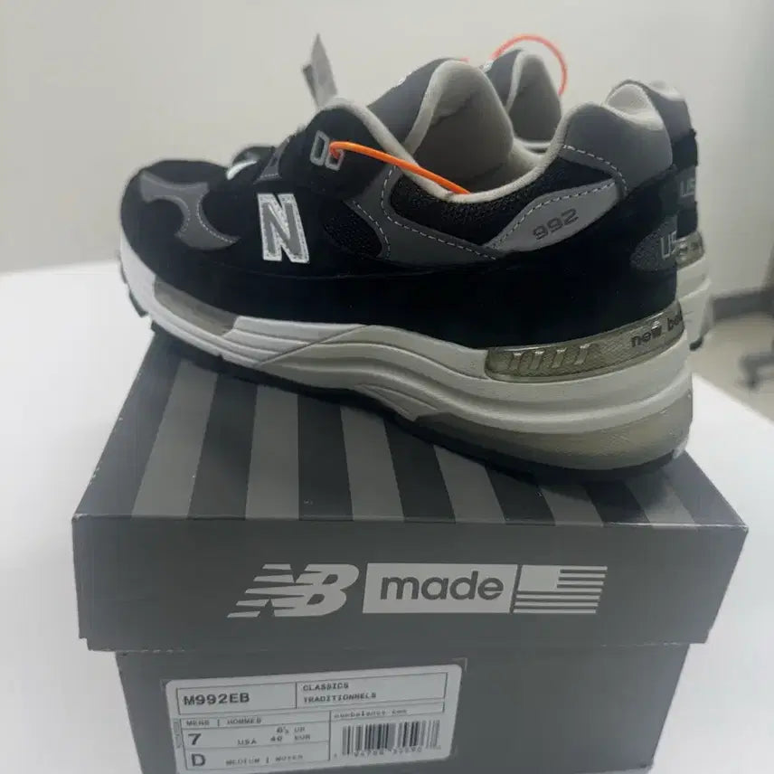 [BUNJANG] New Balance 992 Black Sneakers / [새상품] 뉴발란스 992 블랙