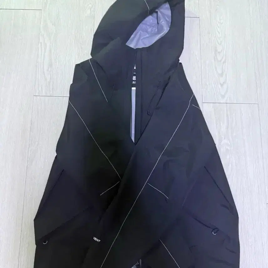 [SOLD OUT] (급처) 새 제품 노스페이스 바람막이