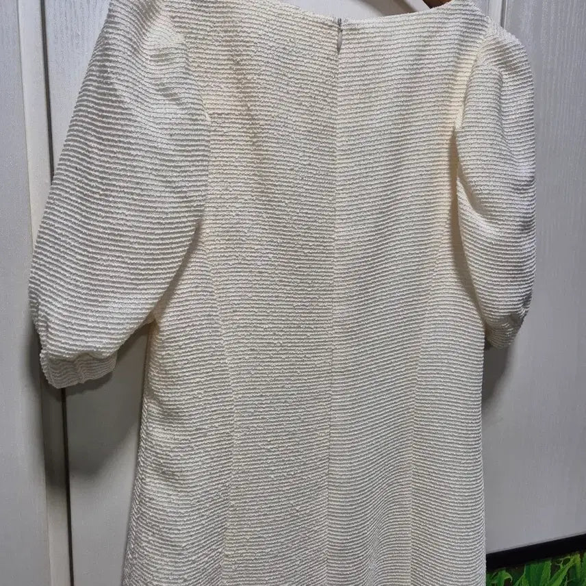 [BUNJANG] OUTSHELL Ivory Puff Sleeve Midi Dress / (세일)(새상품)OUTSHELL 아이보리 퍼프 반팔 원피스