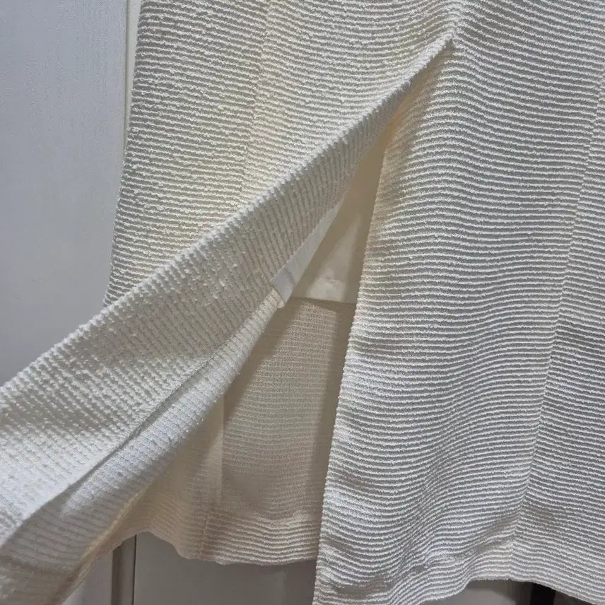 [BUNJANG] OUTSHELL Ivory Puff Sleeve Midi Dress / (세일)(새상품)OUTSHELL 아이보리 퍼프 반팔 원피스
