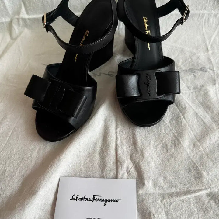 [BUNJANG] Salvatore Ferragamo Vara Bow Sandals / 페레가모 바라 리본 샌들