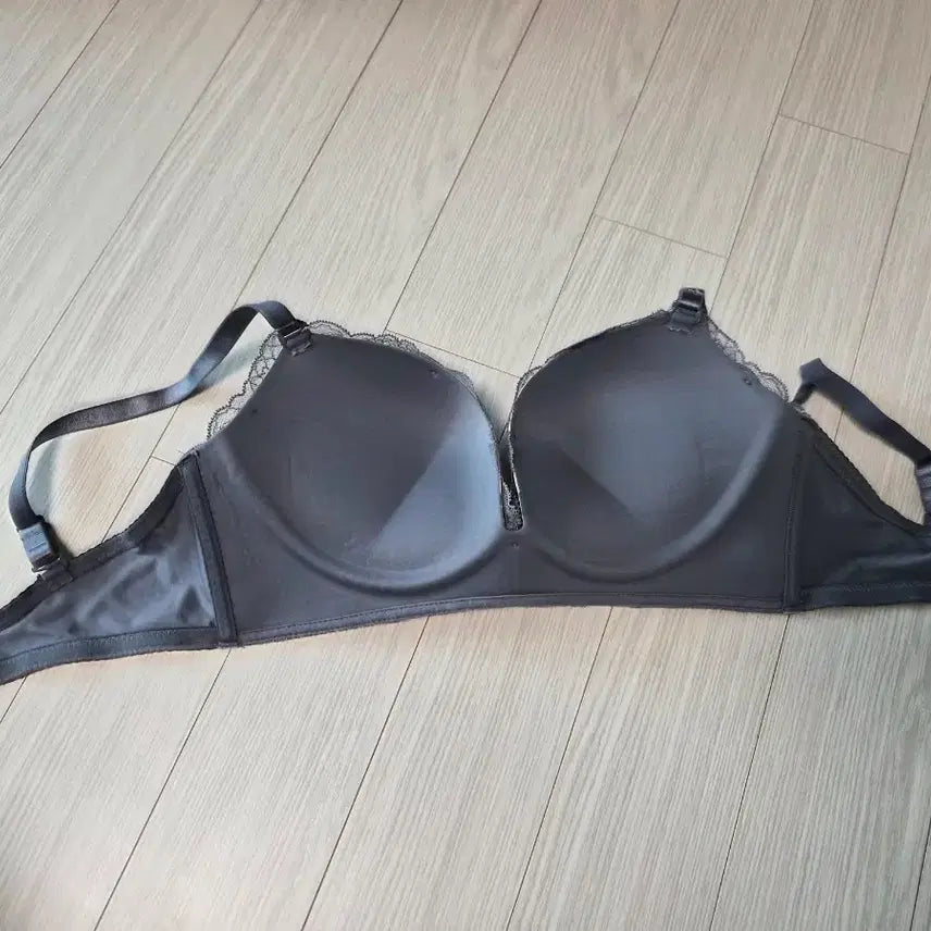 [BUNJANG] 에메필초모리브라 E75 중고브라단품 / 에메필초모리브라 E75 중고브라단품