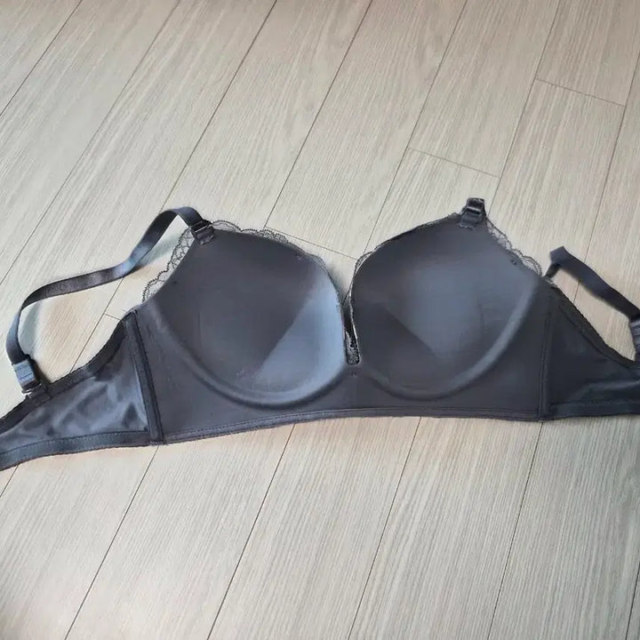 [BUNJANG] 에메필초모리브라 E75 중고브라단품 / 에메필초모리브라 E75 중고브라단품