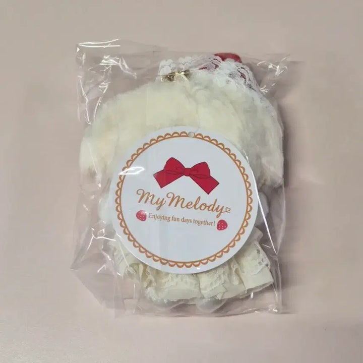 [SOLD OUT] 산리오 정품 마이멜로디 쇼트케이크 딸기 스펀지 키링 인형 마스코트