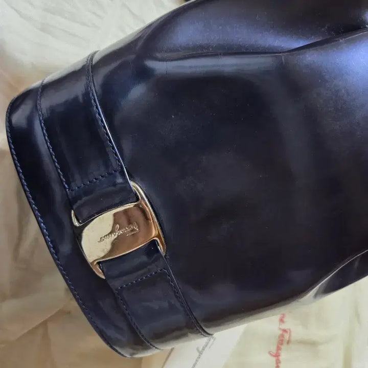 [BUNJANG] Ferragamo Patent Leather Bucket Backpack / 페라가모 페이던트 버킷 백팩