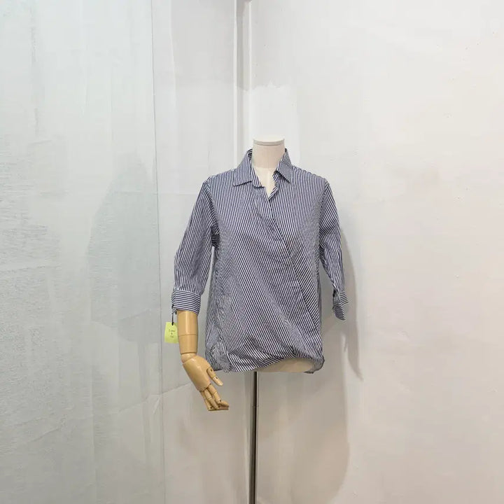 [BUNJANG] Lapstyle Striped 7-Part Sleeve Blouse Shirt / 랩스타일 스트라이프 줄무늬 칠부 블라우스 셔츠 4443