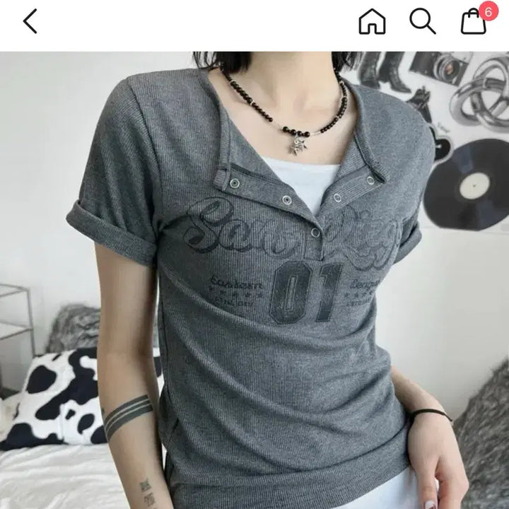 [BUNJANG] Number Printing Button Slim T-Shirt / [새상품]키치 넘버 프린팅 버튼 슬림 티셔츠