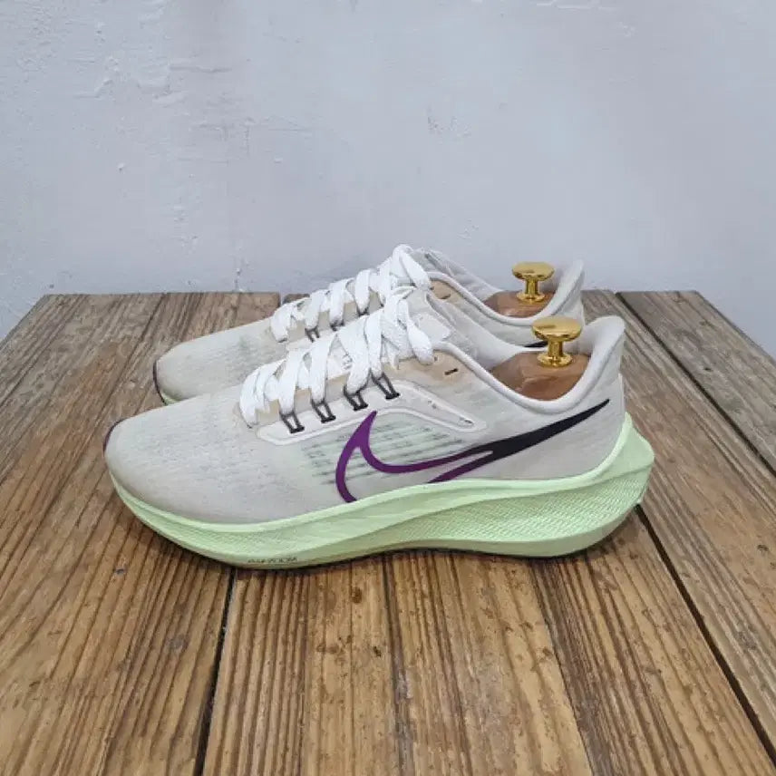 [SOLD OUT] 나이키 에어 줌 페가수스 39 런닝화 (230MM)