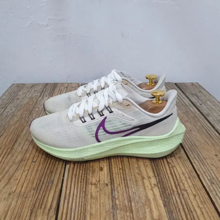 [SOLD OUT] 나이키 에어 줌 페가수스 39 런닝화 (230MM)