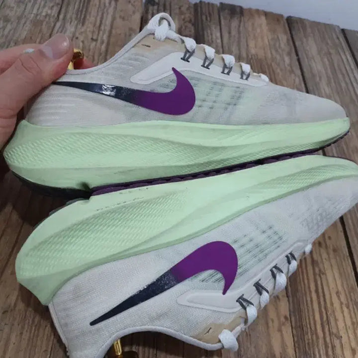 [SOLD OUT] 나이키 에어 줌 페가수스 39 런닝화 (230MM)