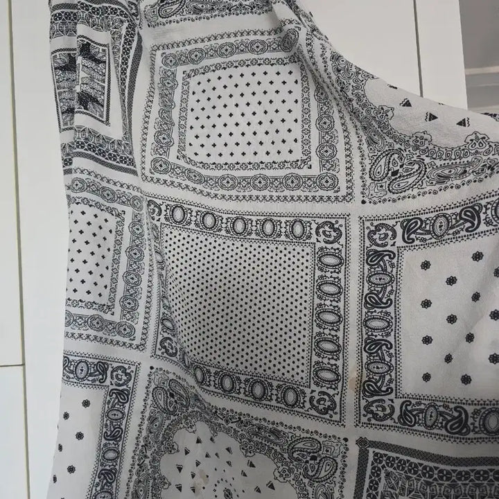 [BUNJANG] Paisley Pattern Long Wrap Skirt - White / 페이즐리 패턴 롱 랩 스커트 화이트