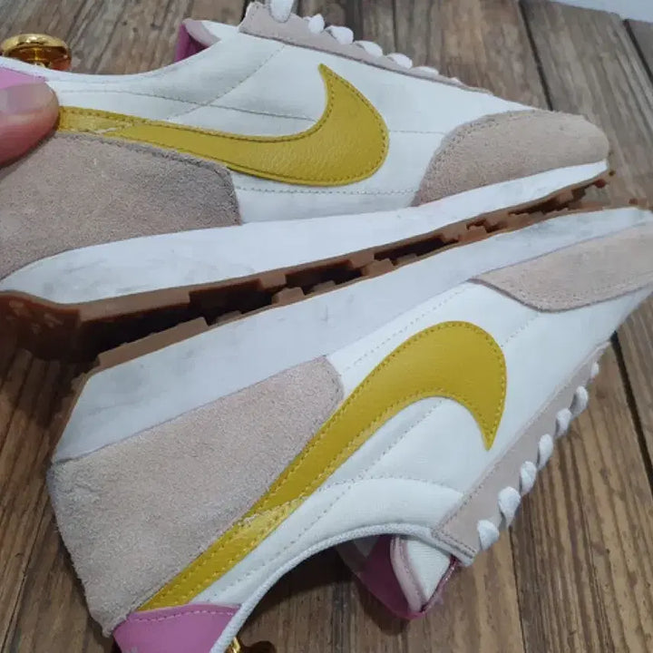 [SOLD OUT] 나이키 데이브레이크 써밋 화이트 스니커즈 (230MM)