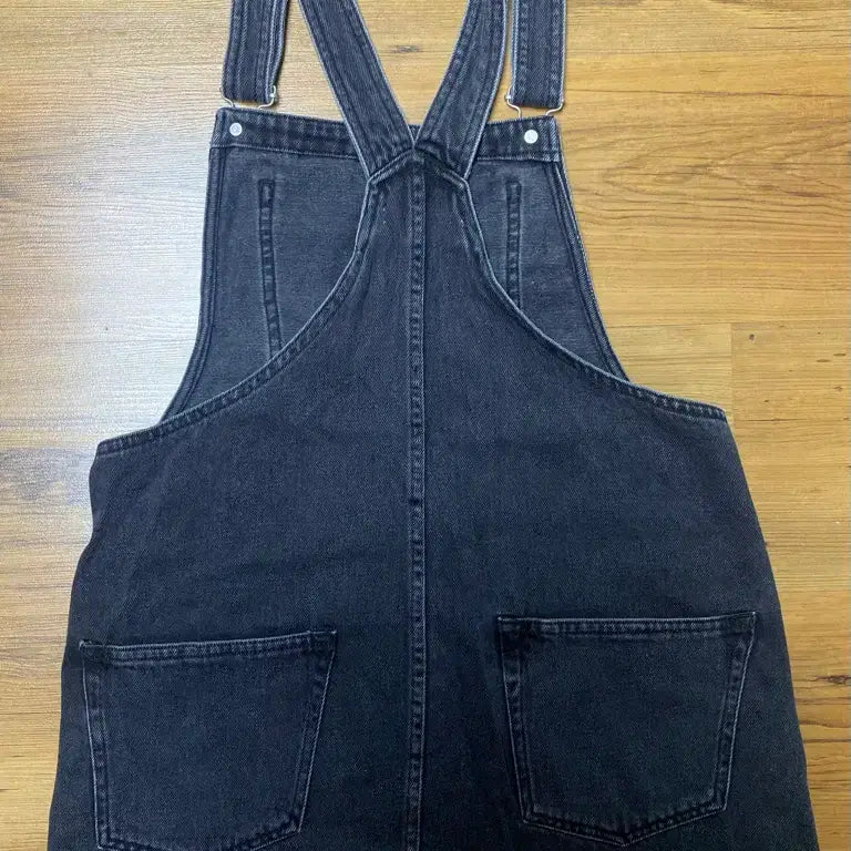 [SOLD OUT] 버쉬카 블랙 데님 멜빵 원피스 M