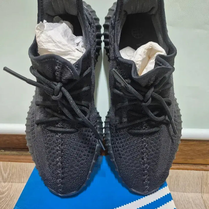 [BUNJANG] 아디다스 이지부스트 350 V2 블랙 오닉스 / [쿨거래할인]아디다스 이지부스트 350 V2 블랙 오닉스 270 사이즈