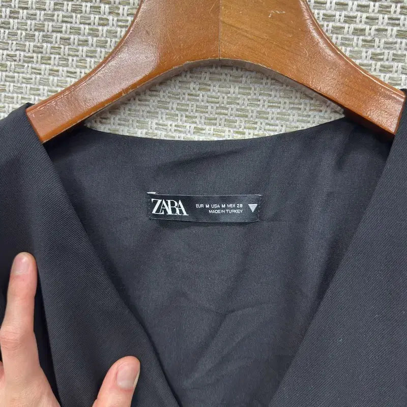 [BUNJANG] 자라 ZARA 브이넥 반팔 원피스 M D00001 / 자라 ZARA 브이넥 반팔 원피스 M D00001