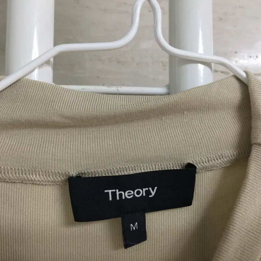 [BUNJANG] Theory 띠어리 반팔 티셔츠 M / Theory 띠어리 반팔 티셔츠 M