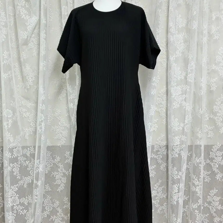 [SOLD OUT] S) 코스 COS 플리티드 미디 티셔츠 원피스 블랙